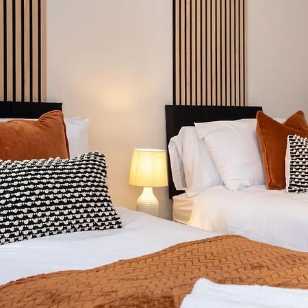 Railway House - Central Warrington - Sleeps 6 Zewnętrze zdjęcie