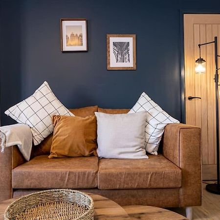 Railway House - Central Warrington - Sleeps 6 Zewnętrze zdjęcie