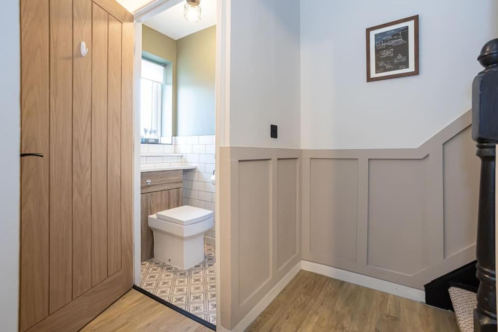 Railway House - Central Warrington - Sleeps 6 Zewnętrze zdjęcie